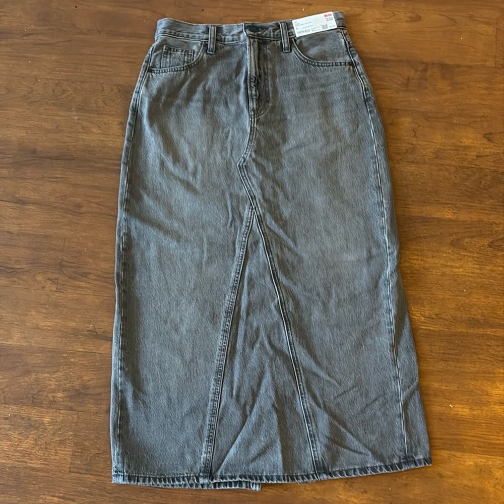NWT Uniqlo gray denim skirt size 4